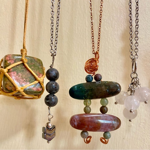 Set of 8 NEW Genuine Gemstone Pendants With Assorted Settings & Necklaces - Picture 4 of 14